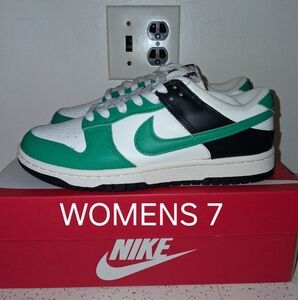 WOMENS 7- W NIKE DUNK LOW, STADIUM GREEN/BLACK. BRAND NEW WITH BOX.